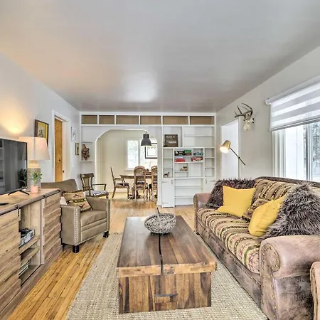 Beautiful Thermopolis Home With Private Yard And Grill